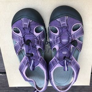 New! KEEN purple shoes